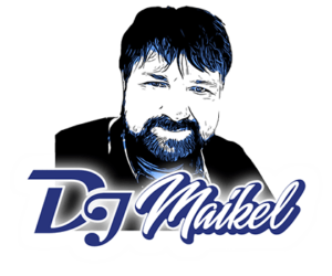 DJ Kiel Maikel bild Gezeichnet mit Blau und Schwarz mit DJ Logo